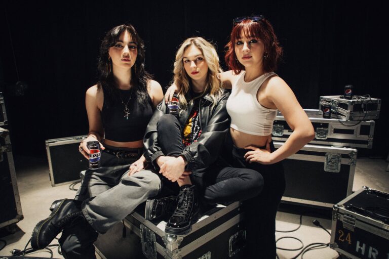 Pepsi-Black-The-Warning