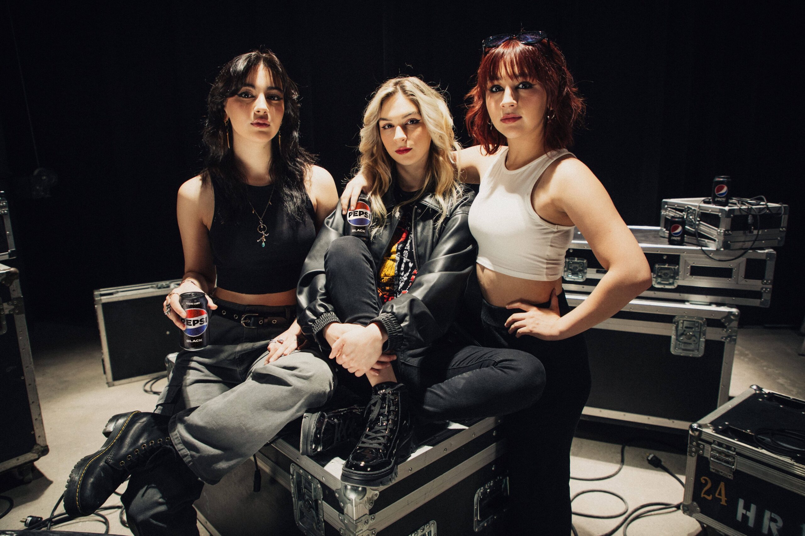 Pepsi-Black-The-Warning